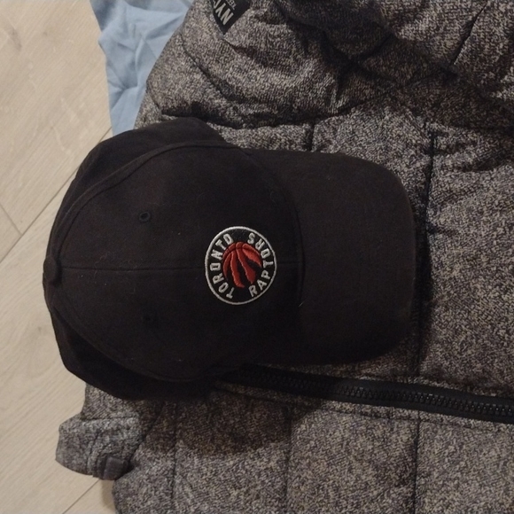 BOYS ULTIMATE SET!! H&M Puffer Coat, RAPTORS Hat, NWT Italian Tee & STAR TREK!! - Picture 3 of 11